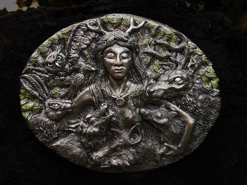 elen-of-the-ways-sculpture