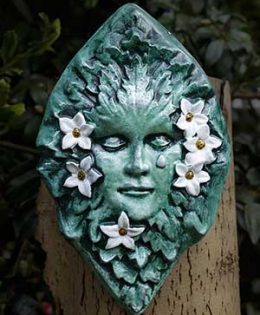 alice-green-lady-wall-plaque