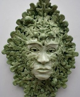 green-lady=cerdwin-sculpture