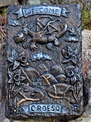 croseo-plaque-bronzed