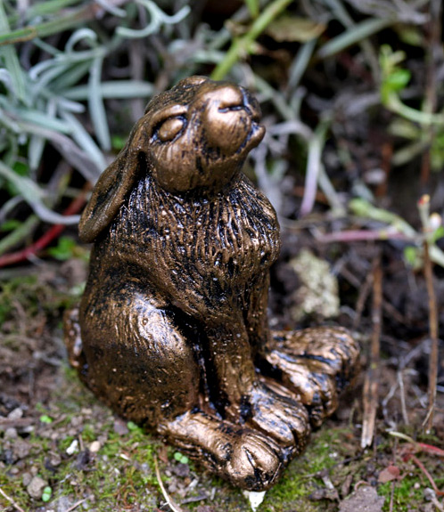 small-hare-sculpture