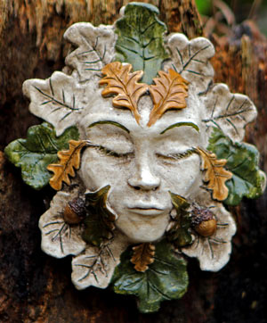 green-lady-sculpture-oak