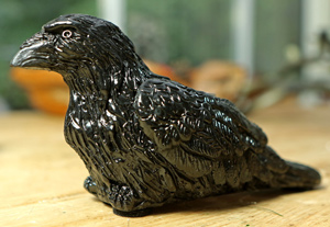 raven-sculpture