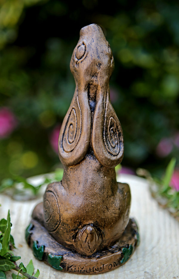 hare-ivy-sculpture