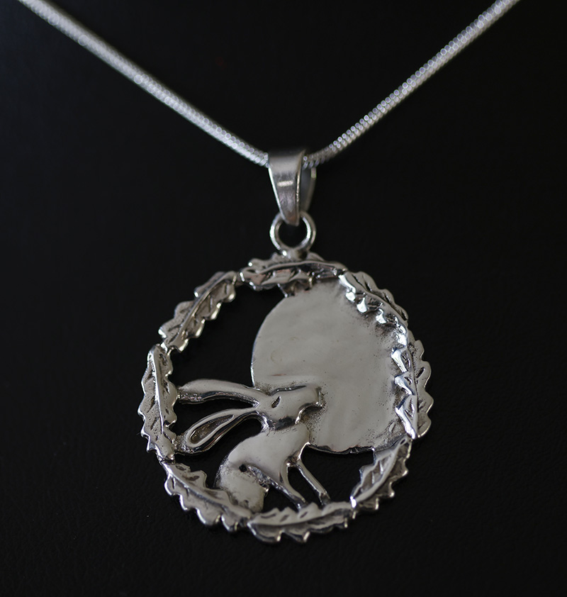 silver-hare-pendant