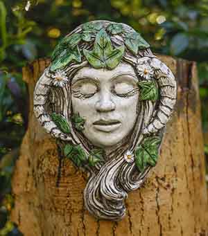 aife-green-lady-wall-plaque